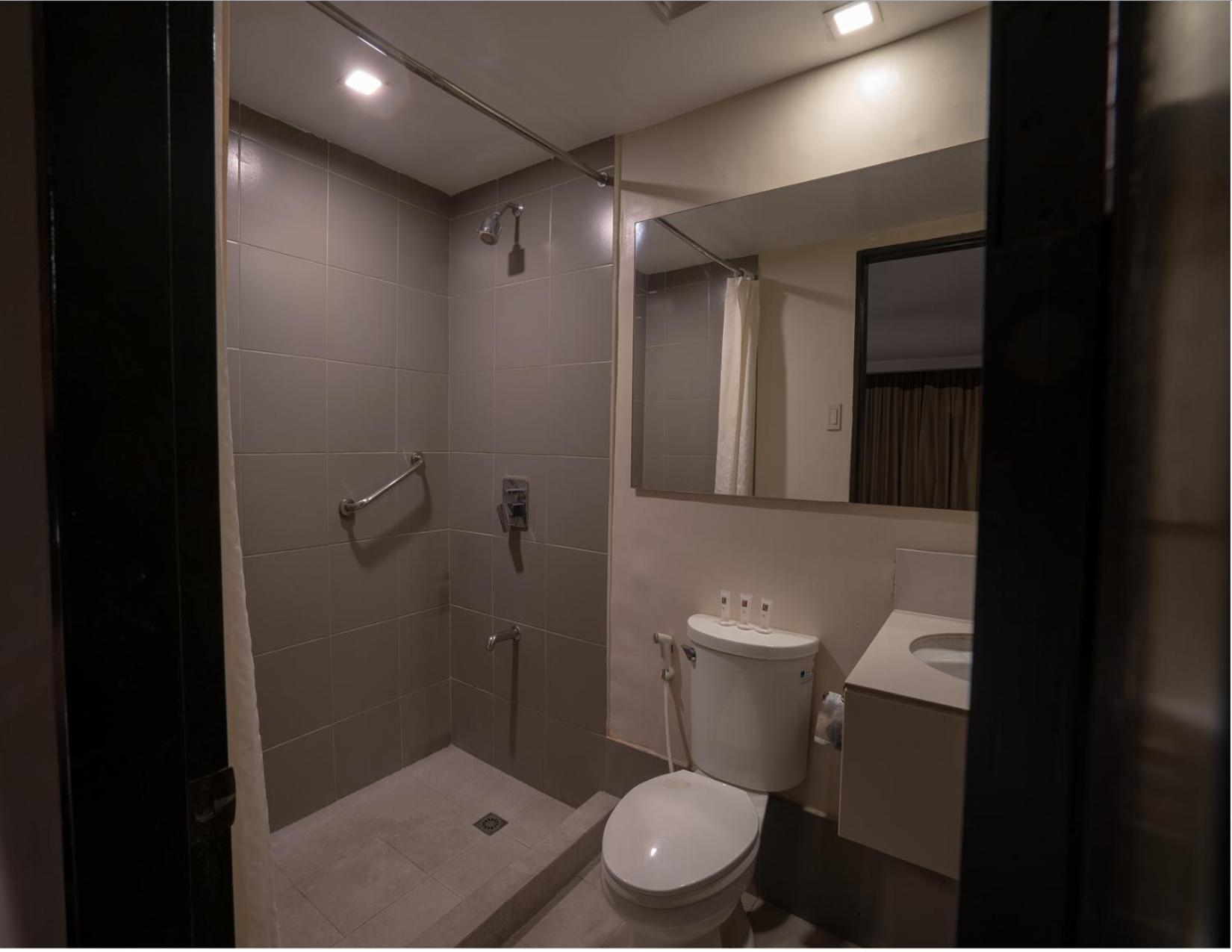 Gt Hotel Jaro Iloilo Esterno foto